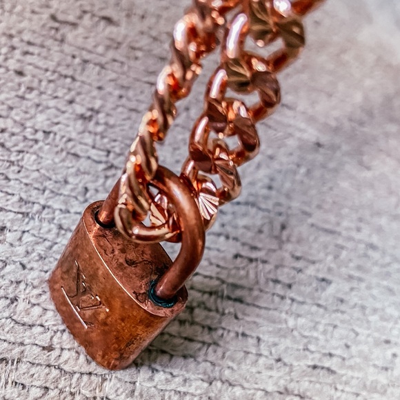 Louis Vuitton Lock Chain Necklace - Rose Gold - Picture 3 of 6